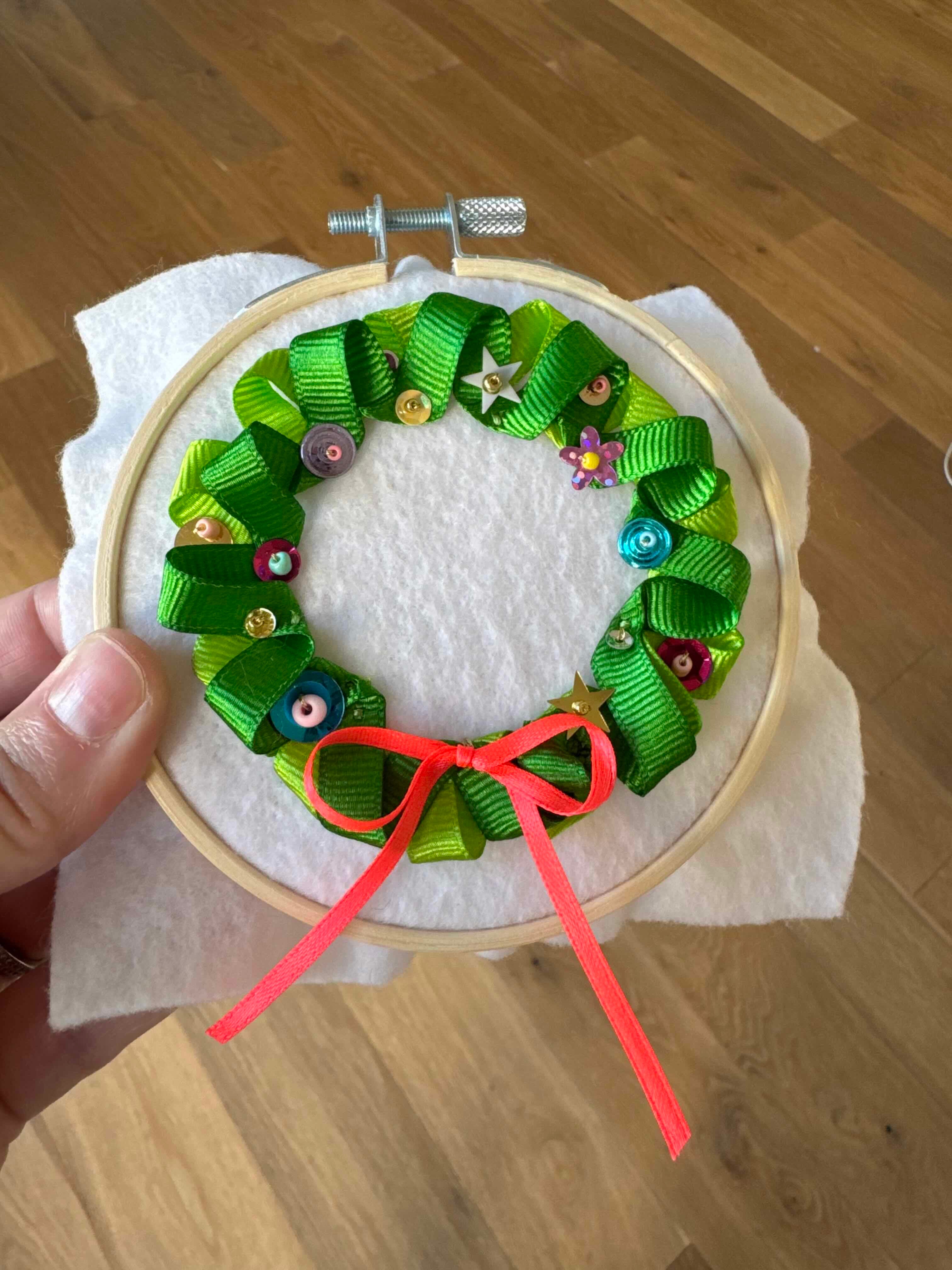Gick Mini Wreath Embroidery Project | Kit | AZ
