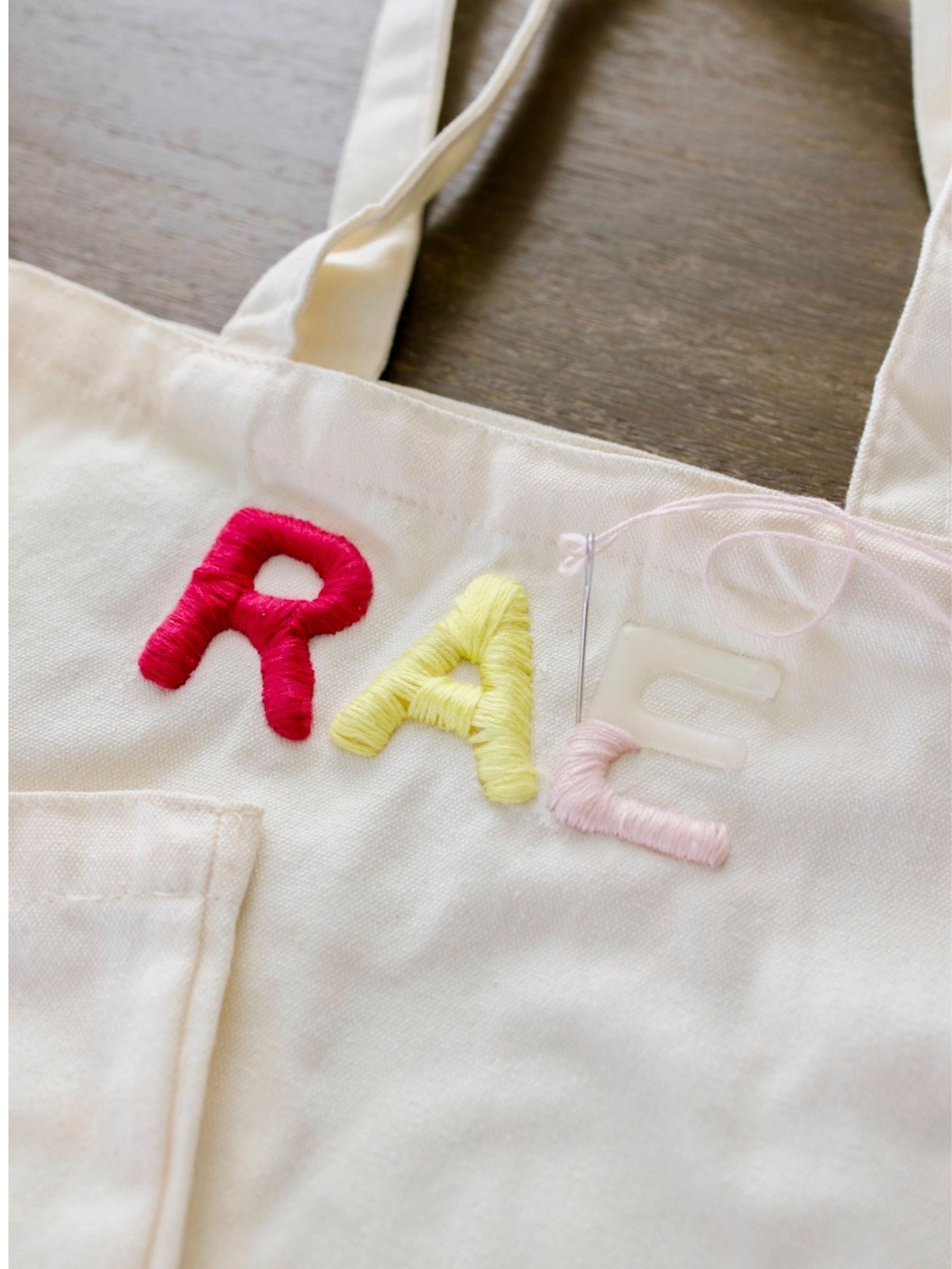 Pinners Bubble Letter Embroidery Tote | Kit | TX