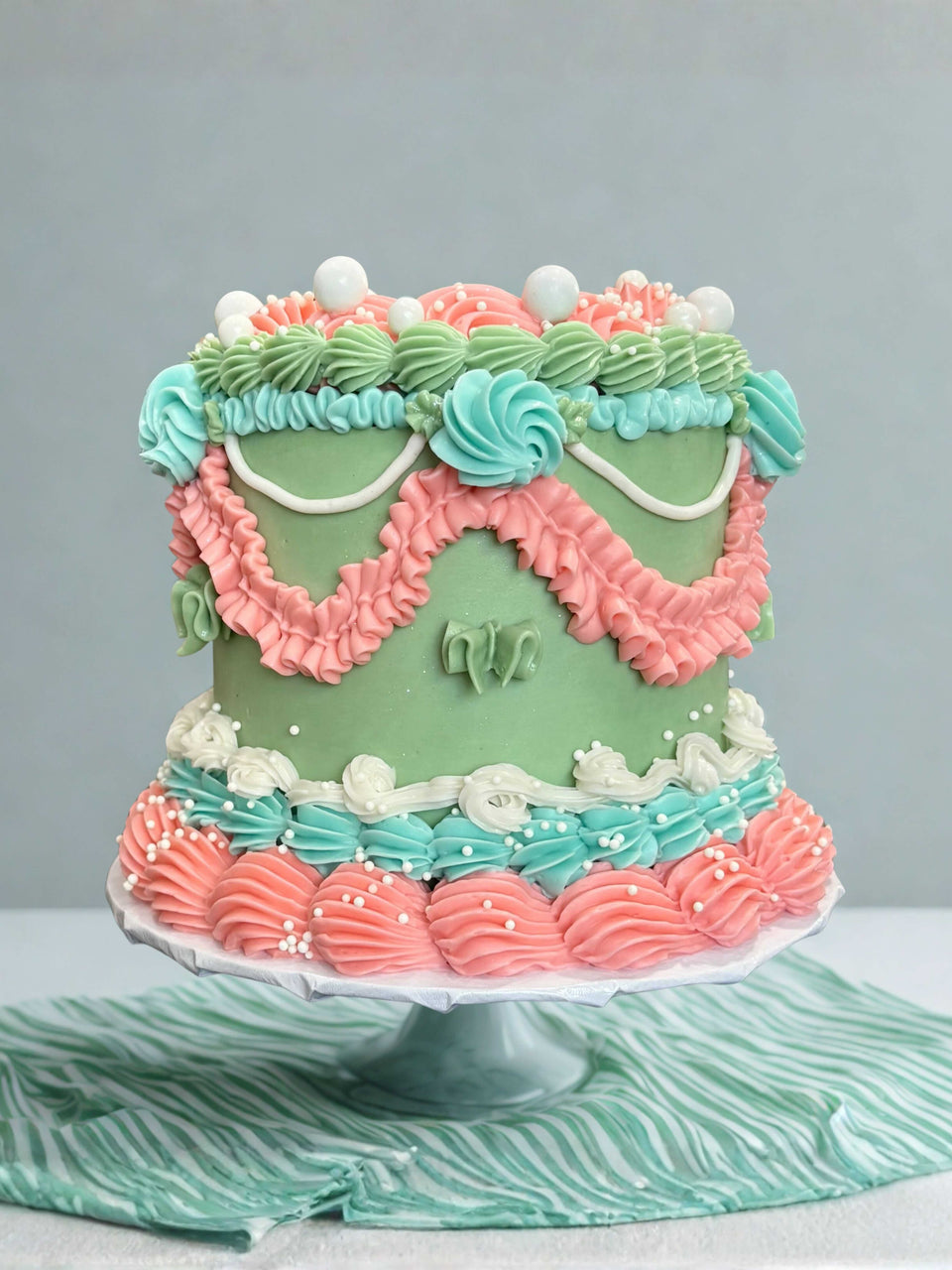 Vintage Vibes Mini Cake Decorating 