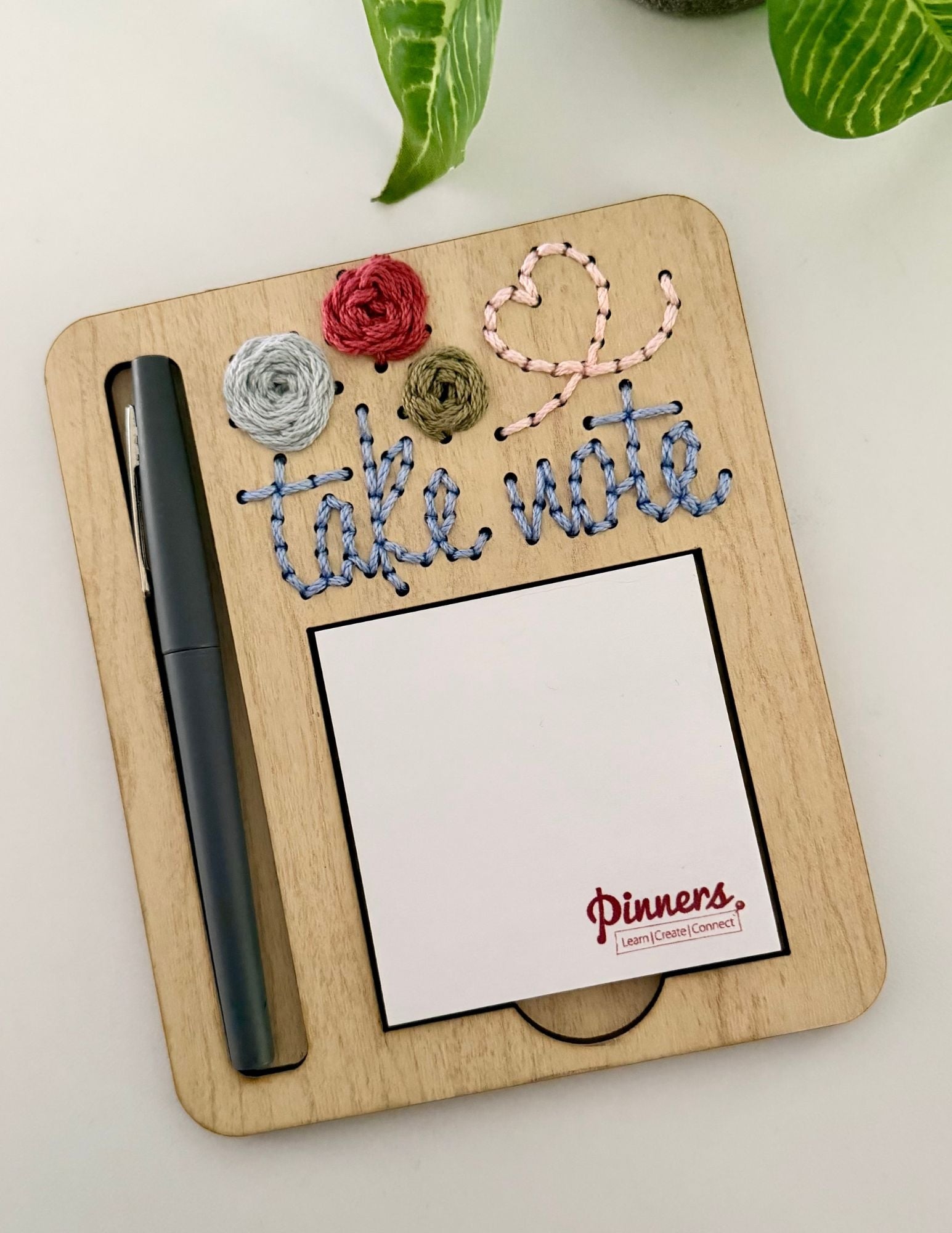 Parker Wooden Embroidery Post-It Holder | Kit | UT